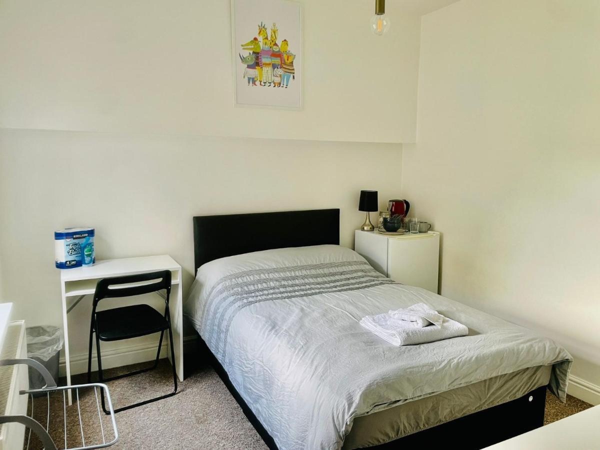 305 High Town Road Hostel Luton  Exterior photo